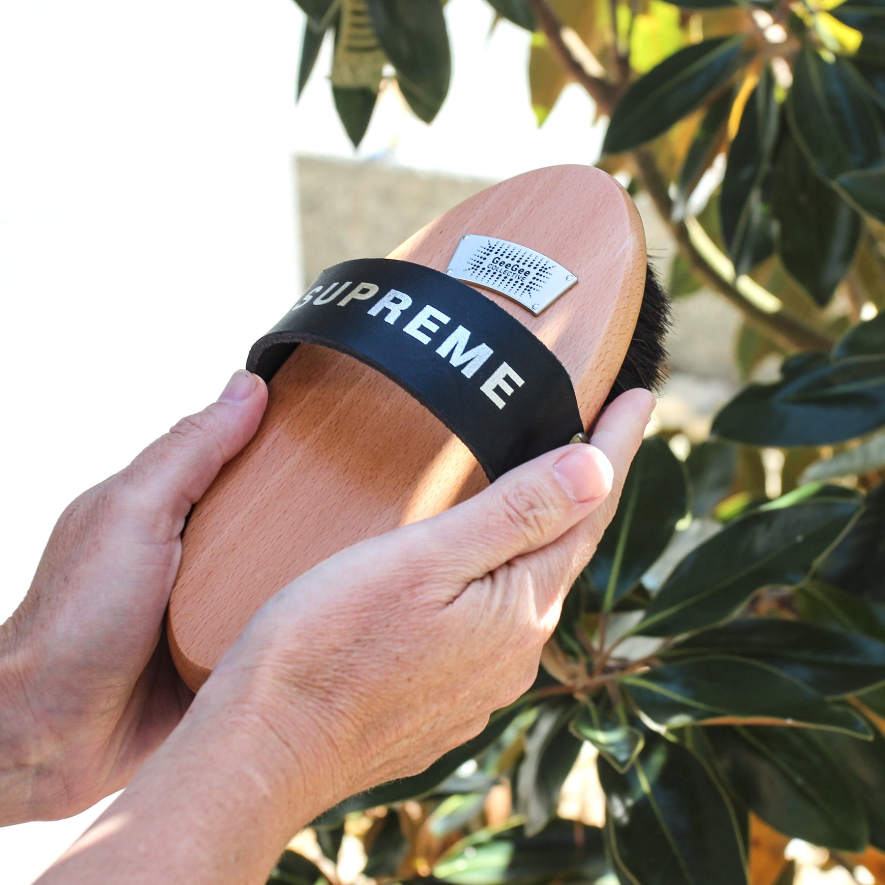 Geegee 'Supreme' Body Brush | By GeeGee COLLECTIVE – Ippico